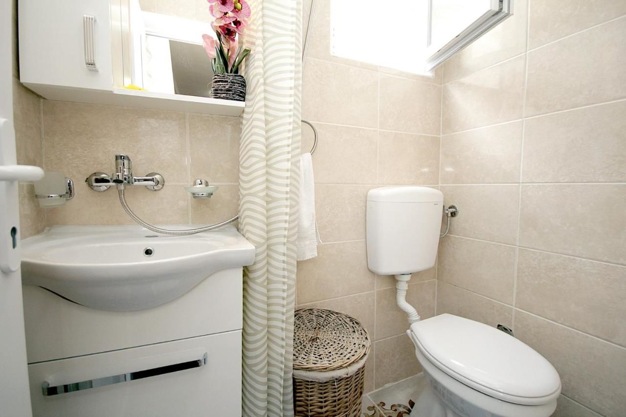 Апартаменты Studio Apartman Sveti Stefan Свети-Стефан-12